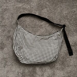 BAGGU Black and White gingham Crossbody Bag